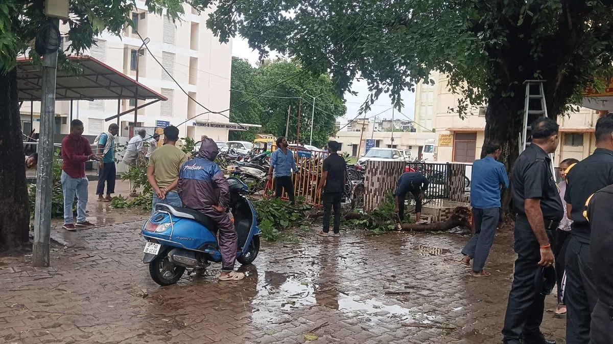 गोंडा: दो दिन में करीब 150 मिमी बारिश, शहर के कई इलाकों में जलभराव