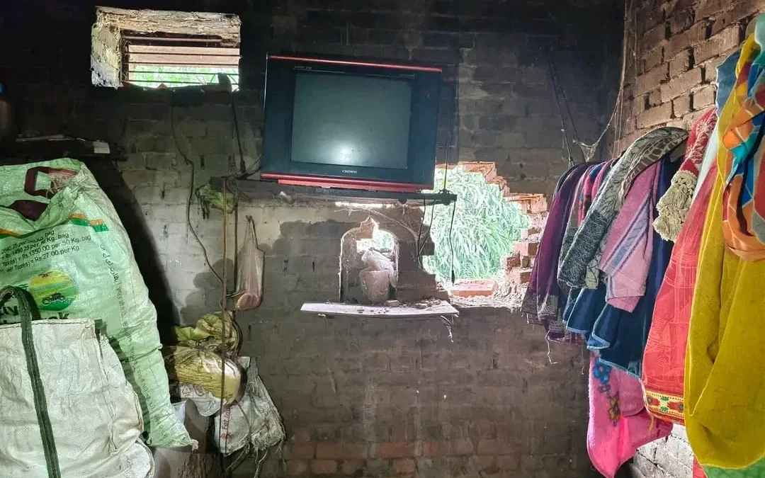 जौनपुर: विद्यालय का ताला तोड़ कर 60 किलो राशन व बर्तन चोरी