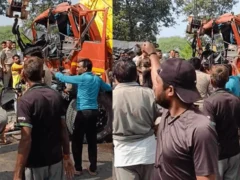 बरेली: दिल्ली‑लखनऊ हाइवे पर कंटेनर से टकराकर ड्राइवर की मौत