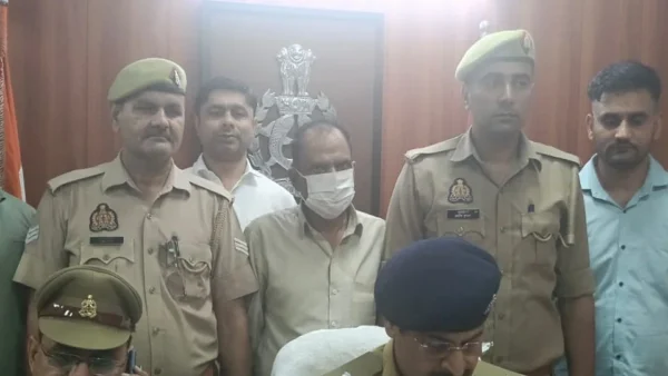 गौतमबुद्ध नगर: बंद मकानों की रेकी कर चोरी करने वाले शातिर चोर पर रोक, 11 लाख के जेवर बरामद
