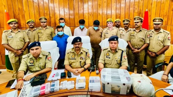 बहराइच: वर्दी पहन कर दुकानदारों से वसूली, चार गिरफ्तार, 7.795 किलोग्राम गांजा बरामद