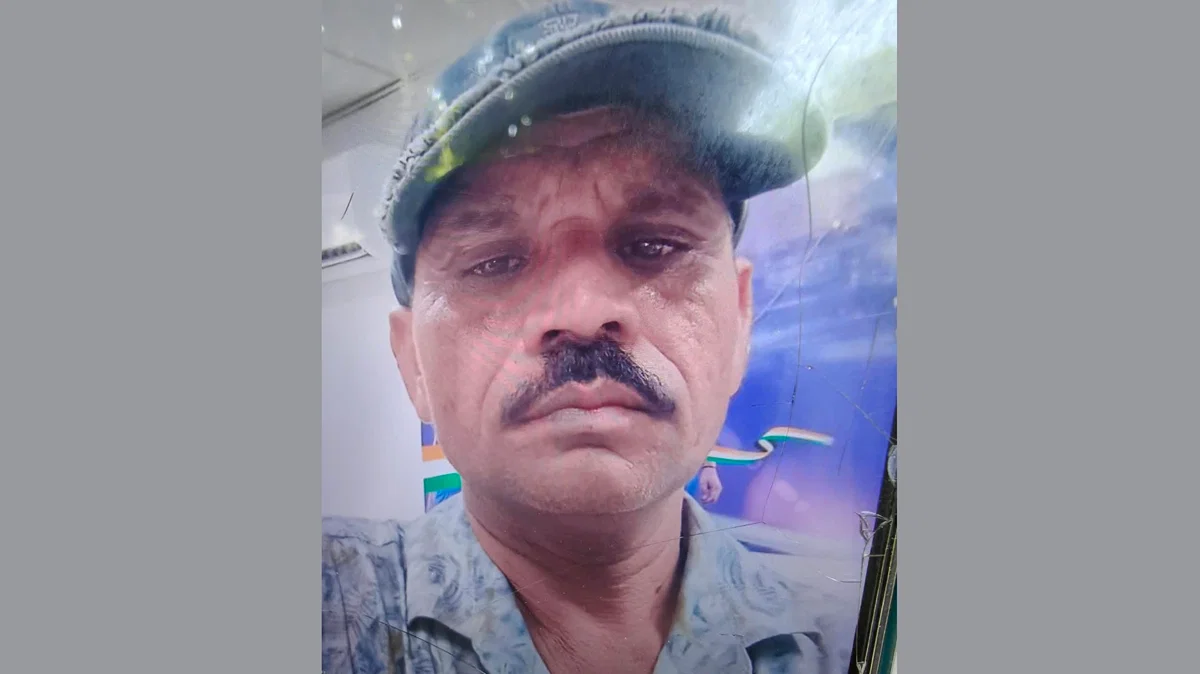 कानपुर: पोल पर करंट से गिरकर संविदा लाइनमैन लाला (48) की मौत, 25 फीट से जमीन पर