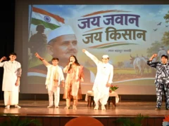प्रयागराज: एमपीवीएम गंगा गुरुकुलम में कक्षा एक से ग्यारह तक गांधी‑शास्त्री जयंती मनाई