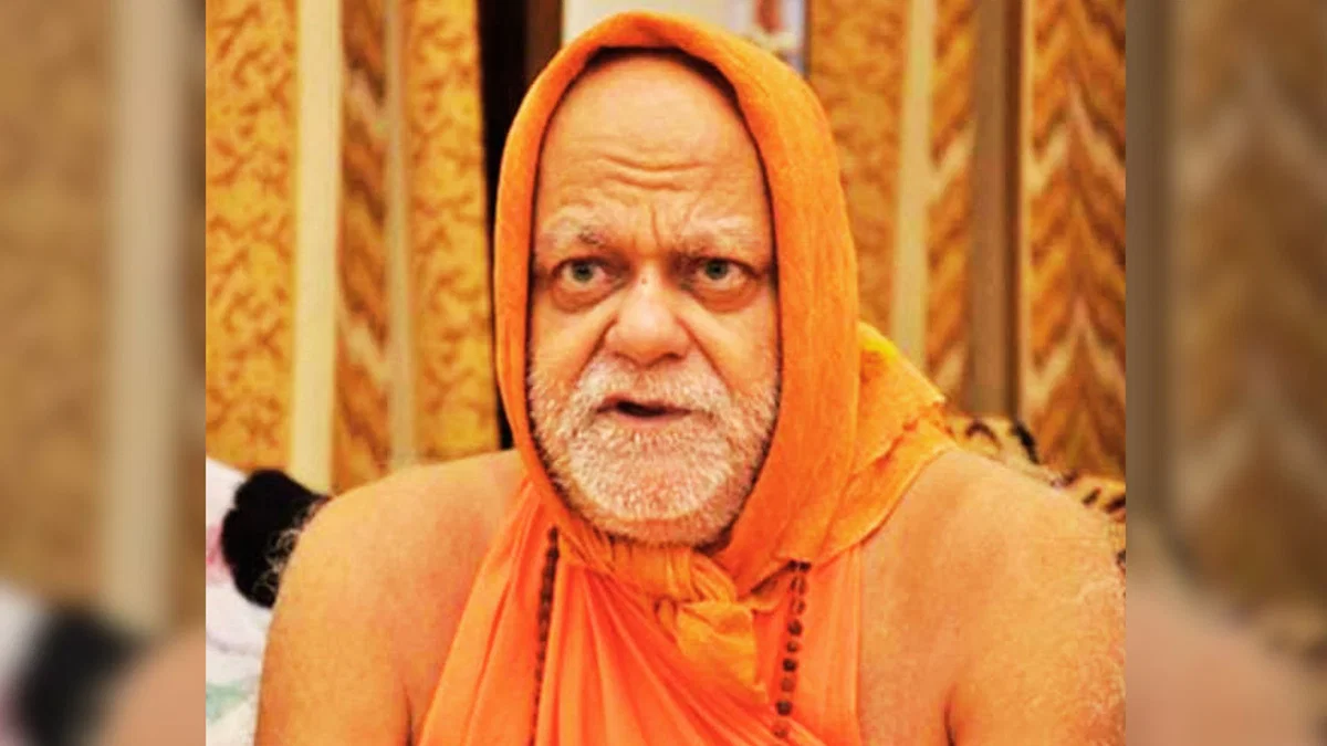 प्रयागराज: पुरी शंकराचार्य ने हिंदुओं से सतर्क रहने और रोज सवा घंटे भजन करने का आह्वान