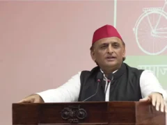 लखनऊ: अखिलेश यादव ने कहा- गांधी के विरोधी सत्ता में, 2027 में हटाएंगे
