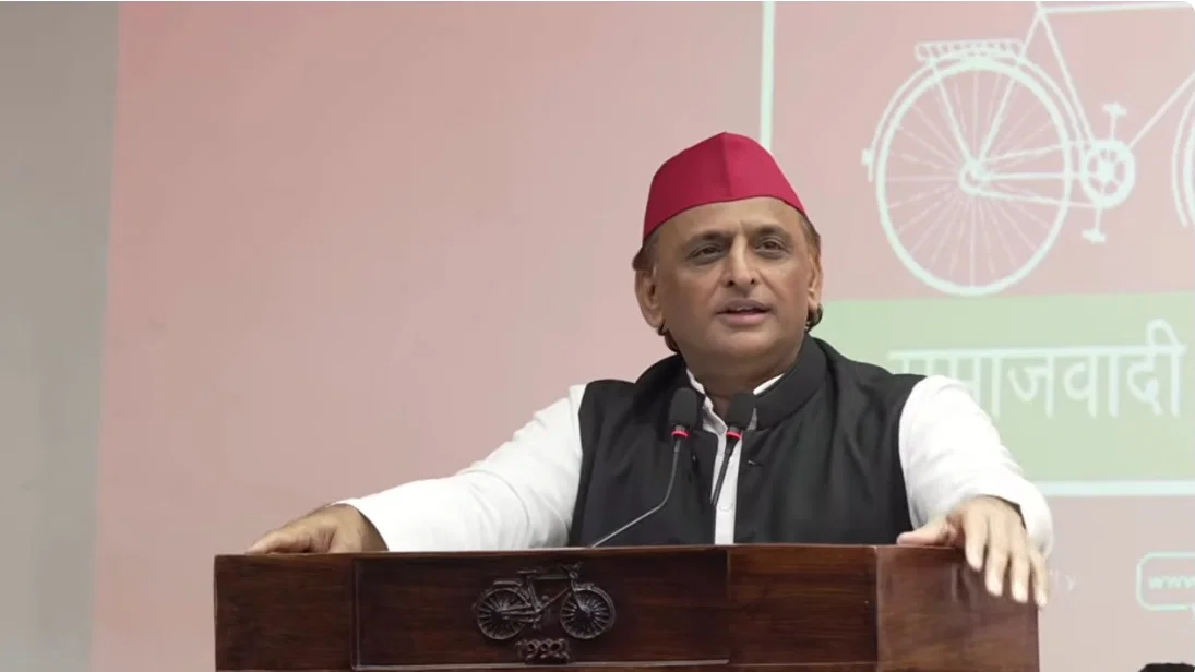 लखनऊ: अखिलेश यादव ने कहा- गांधी के विरोधी सत्ता में, 2027 में हटाएंगे