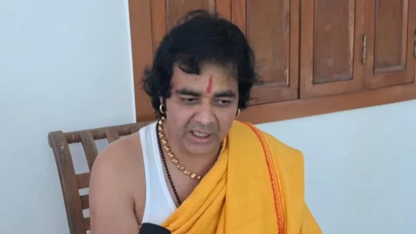 झांसी: चिन्मयानंद बापू ने ओटीटी पर आपत्तिजनक दृश्यों पर अंकुश की मांग
