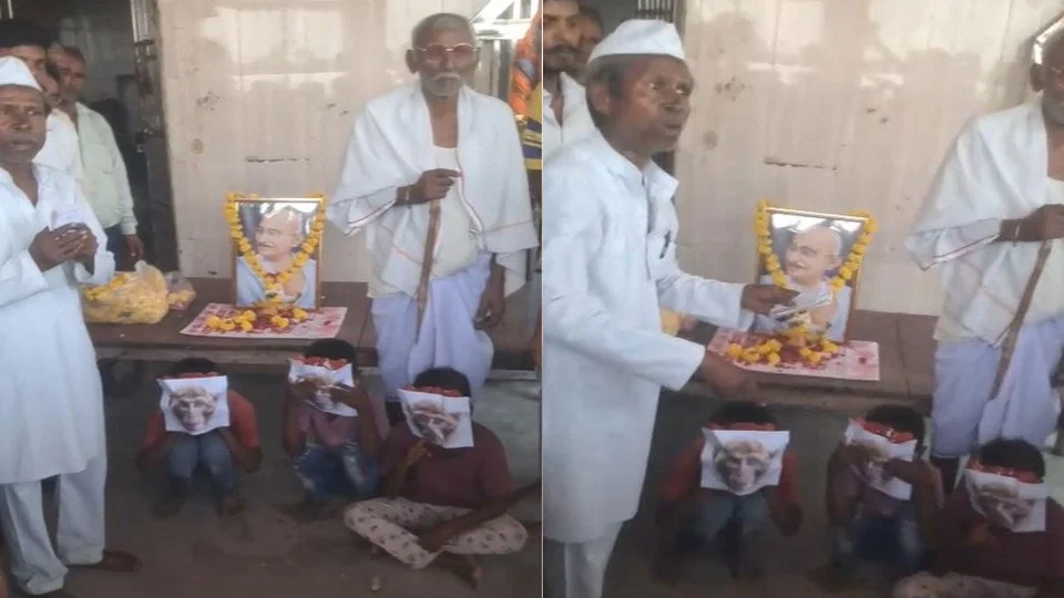 फिरोजाबाद टूंडला: गांधी जयंती पर ग्रामीणों ने तीन बंदरों के साथ धरना, मांगें दर्ज