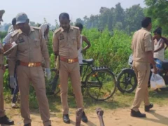 श्रावस्ती: राप्ती नहर के साइफन में नग्न वृद्ध का शव, जलने के निशान