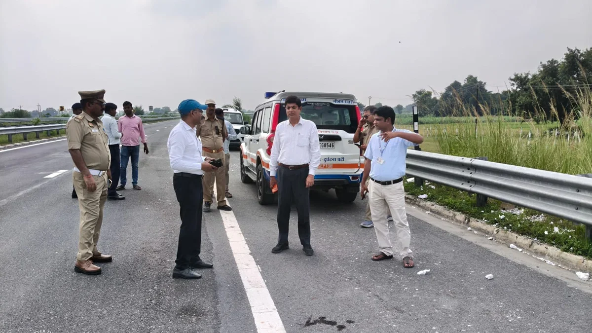 अम्बेडकर नगर: एक्सीडेंट में फँसी बस पर 44 चालान, बकाया 2.44 लाख