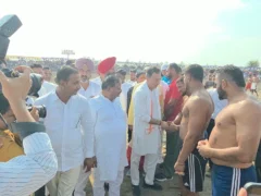 पीलीभीत: देवा थापा ने सोनू को चित, गांधी जयंती पर कबड्डी कप में इनाम 1.51 लाख