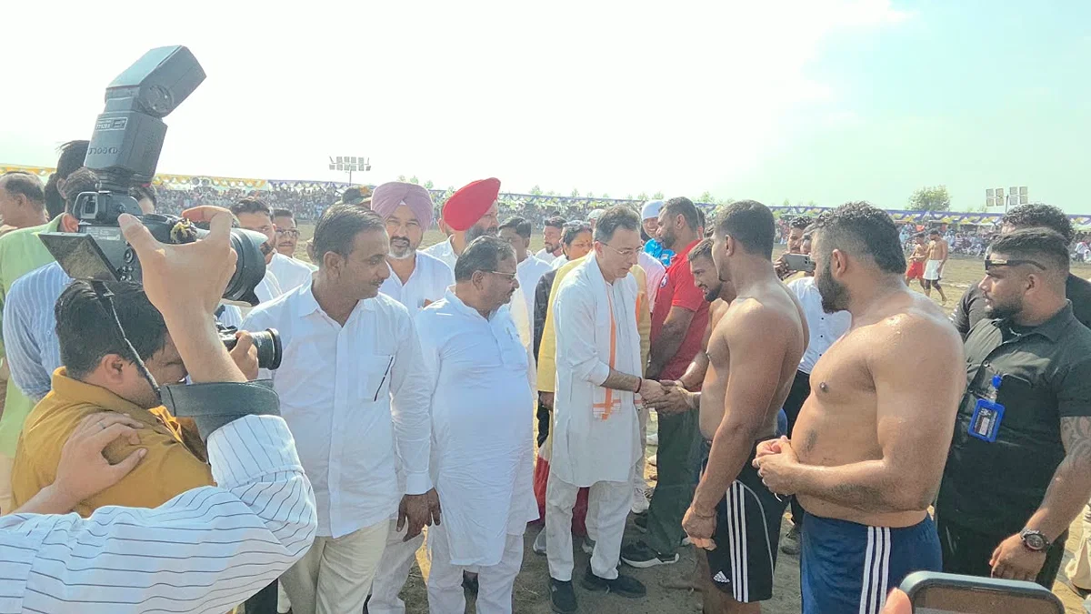 पीलीभीत: देवा थापा ने सोनू को चित, गांधी जयंती पर कबड्डी कप में इनाम 1.51 लाख