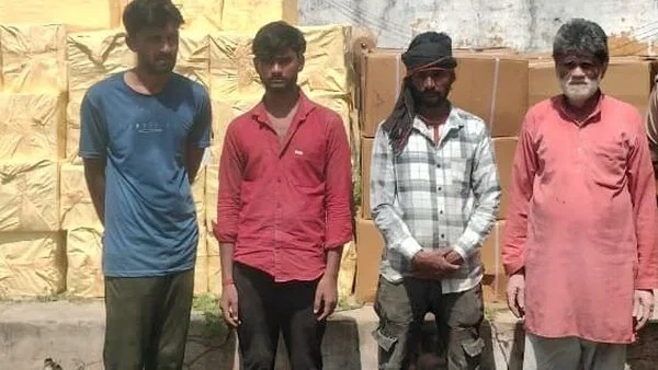 महोबा: 239 कार्टून आतिशबाजी बरामद, 36.94 क्विंटल जब्त