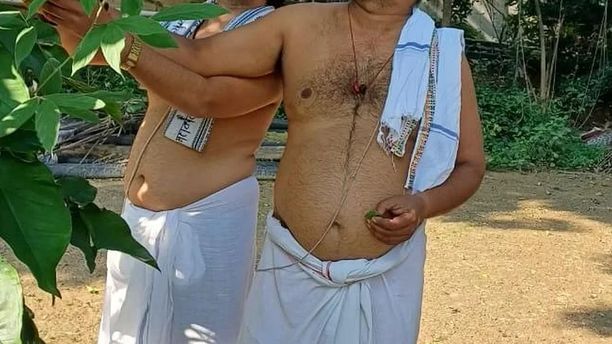 अमेठी: पितृ पक्ष में घर‑घर श्राद्ध, कौवे को भोजन देकर परंपरा निभाई जा रही