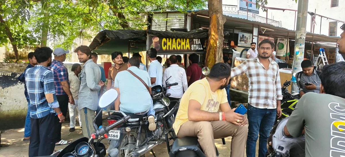 जालौन: कलक्ट्रेट गेट के सामने चाय की दुकान से करीब ₹90,000 का सामान व ₹6,000 नकद चोरी