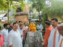 बांदा: गांधी-शास्त्री जयंती पर रक्तदान शिविर व जिलेभर में श्रद्धांजलि