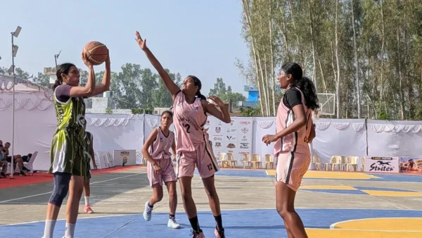 बुलंदशहर: महिला बास्केटबॉल लीग में परदादा परदादी ने 2 जीत, चार मुकाबले रोमांचक