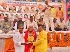 भदोही: महात्मा गांधी व लाल बहादुर शास्त्री जयंती पर आयोजन, जय किशन ने दीप प्रज्वलित किया