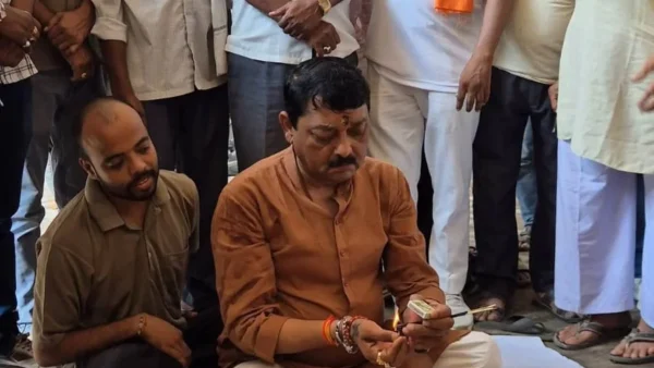 भदोही: रामलीला स्थल तक के मार्ग पर चार लाख से इंटरलॉकिंग का शुभारंभ