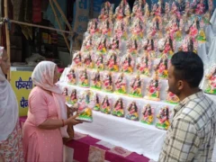 शामली: नवरात्र के पहले बाजार सज गए, माता की मूर्तियां 30 से 5,000 रुपये तक