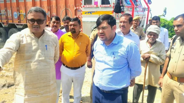 हमीरपुर: विधायक ने बंद चक मार्ग खोलवाने व जलनिकासी सुधार के निर्देश दिए