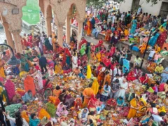 आज़मगढ़: 36 घंटे निर्जला जिउतिया व्रत में महिलाओं ने पुत्रों की दीर्घायु मांगी