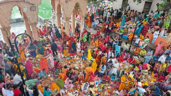आज़मगढ़: 36 घंटे निर्जला जिउतिया व्रत में महिलाओं ने पुत्रों की दीर्घायु मांगी