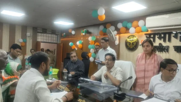 कौशाम्बी: चायल तहसील के औचक निरीक्षण में 9 अधिकारियों का वेतन रोका