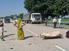 कौशाम्बी: राजू की मौत पर परिजनों ने शव हाईवे पर रखा, घंटों जाम