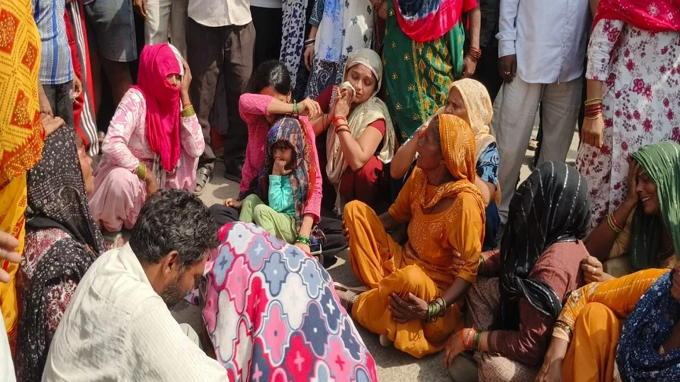 गाज़ियाबाद: लापता 14 वर्षीय बेटी के बाद मां ने जहरीला पदार्थ खाकर आत्महत्या