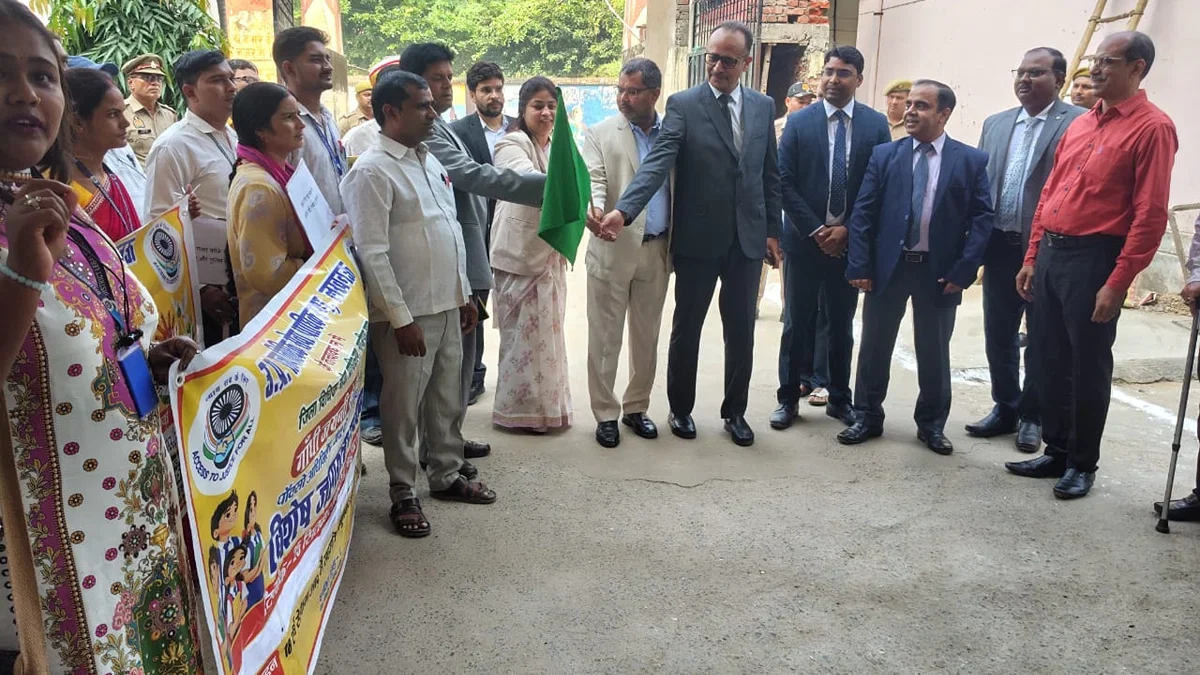 गाज़ियपुर: पॉक्सो एक्ट जागरूकता के लिए न्यायालय से प्रभात फेरी