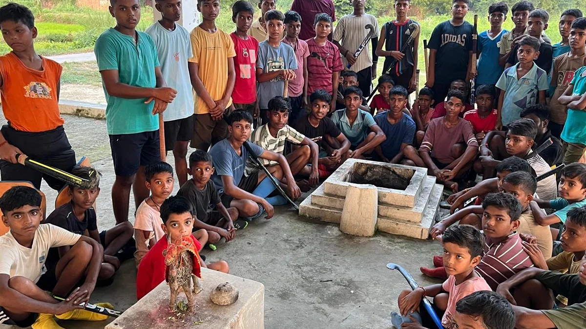गाज़ियपुर: एशियन गेम्स फाइनल पर खिलाड़ियों‑परिवार ने मंदिर में भारतीय टीम की जीत की दुआ