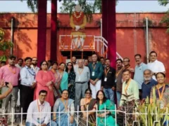 चंदौली: पीडीडीयू नगर में 150 वर्ष पूरे कर पुनर्मिलन, 1001 दीप जलाए गए