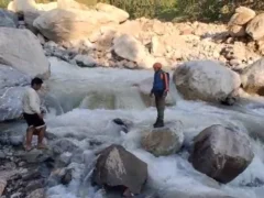 मथुरा: मदमहेश्वर ट्रैक पर नहाते समय 26 वर्षीय अजय की नदी में डूबकर मौत