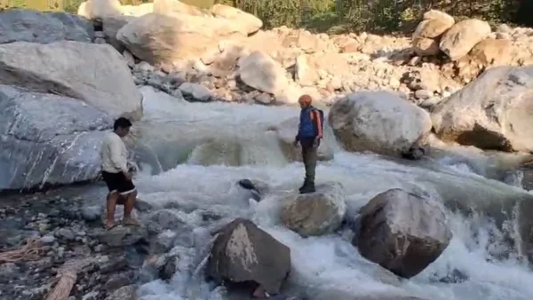 मथुरा: मदमहेश्वर ट्रैक पर नहाते समय 26 वर्षीय अजय की नदी में डूबकर मौत