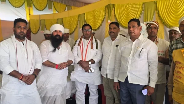 मिर्ज़ापुर: गोल्हनपुर में पंकज महाराज ने भक्ति व सदाचार का संदेश, विधायक रहे मौजूद