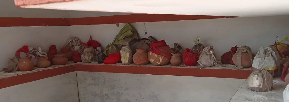 शाहजहांपुर: तीन मोक्षधामों में 475 से अधिक अस्थि कलश अपनों का इंतजार