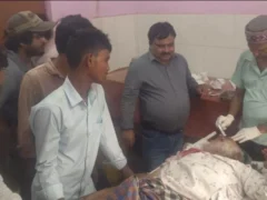श्रावस्ती: तेज रफ्तार बाइक से टकराने से 70 वर्षीय वृद्ध व दो युवक घायल