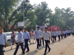 श्रावस्ती: जिला विधिक सेवा प्राधिकरण ने विद्यार्थियों के साथ प्रभातफेरी निकाली