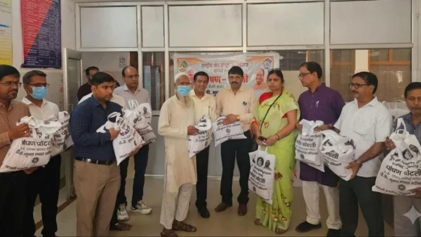 हरदोई: मेडिकल कॉलेज में स्वच्छता अभियान व रक्तदान शिविर, 20 टीबी रोगियों को गोद लिया