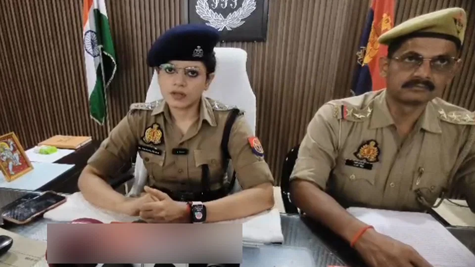 कानपुर नगर: डीसीपी पूर्वी दफ्तर के पास चेन लूटके दो गोल्फ कैडी गिरफ्तार, चेन और बाइक बरामद