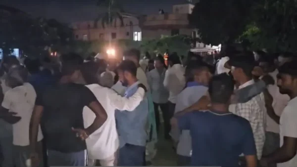 मथुरा: मसानी रोड पर ‘होटल विंस्टन’ की दीवार गिरने से एक मजदूर की मौत, 5 घंटे रेस्क्यू