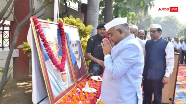 लखनऊ: मंडी परिषद निदेशक ने सचिवों को कहा, किसानों से नियमित संवाद रखें
