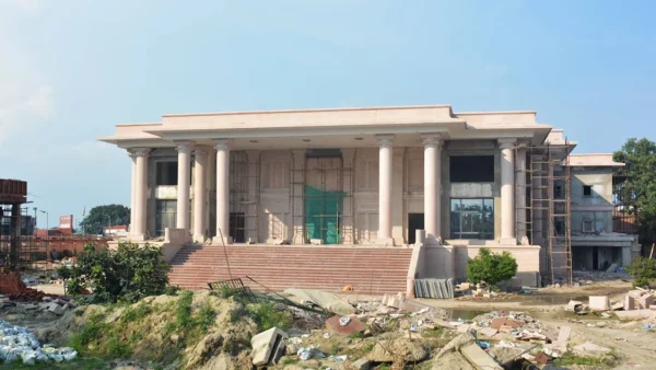 अयोध्या: इटावा के माधवेंद्र के पास मिली 1786 की 240 वर्ष पुरानी पांडुलिपि