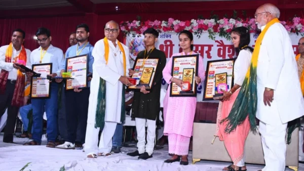 उन्नाव बांगरमऊ: गांधी जयंती पर 80 मेधावियों का प्रमाणपत्र व मोमेंटो से सम्मान