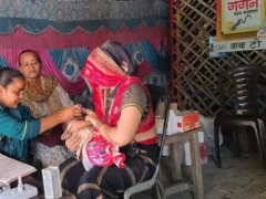कासगंज सिढ़पुरा: पीएचसी में जलभराव, ओपीडी सड़क किनारे 6 दिन से संचालित