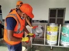 कासगंज: स्टेशन पर तीन दिवसीय विशेष सफाई अभियान, प्लेटफॉर्म से पार्किंग तक सफाई