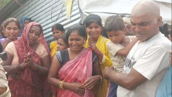 गोंडा विश्नोहरपुर: नाव की पतवार टूटने से 9 वर्षीय शिवा बाढ़ में डूबा, मौत