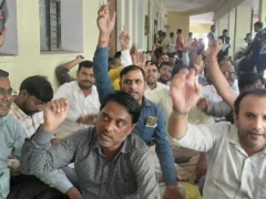 चंदौली: 45 दिन के बाद भी लेखपालों की आठ सूत्री मांगें लंबित, आंदोलन की चेतावनी