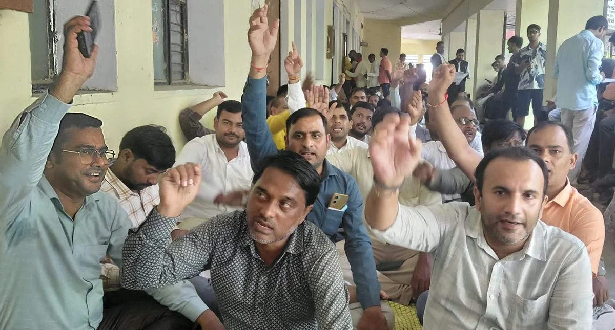 चंदौली: 45 दिन के बाद भी लेखपालों की आठ सूत्री मांगें लंबित, आंदोलन की चेतावनी